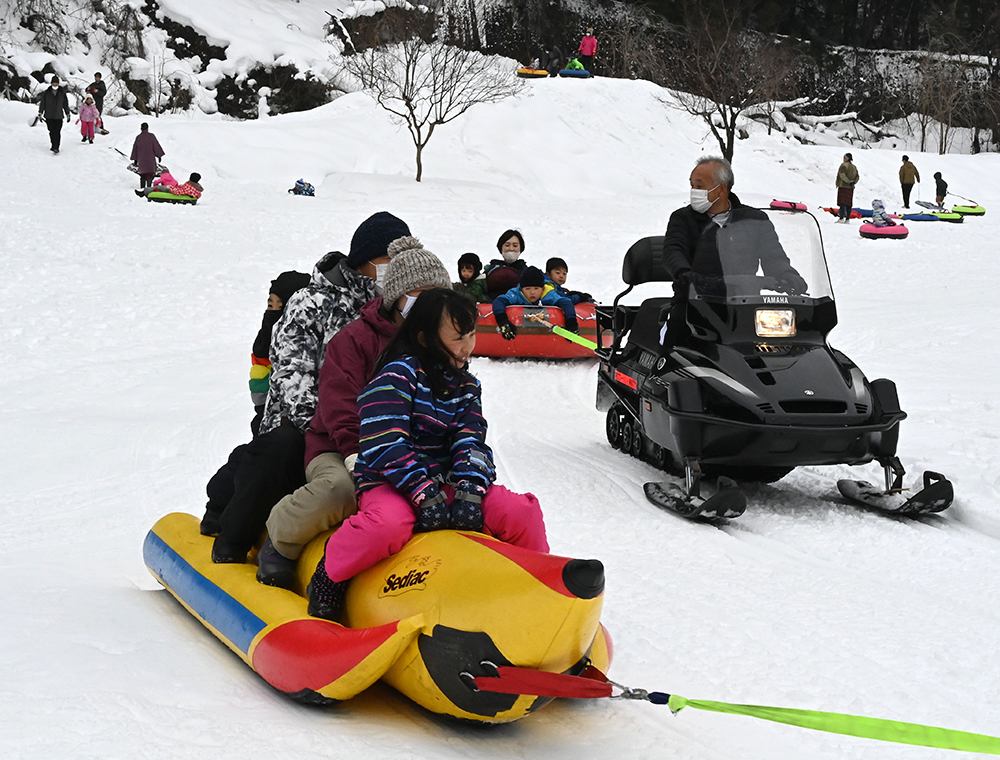 雪国会津で雪遊びを満喫